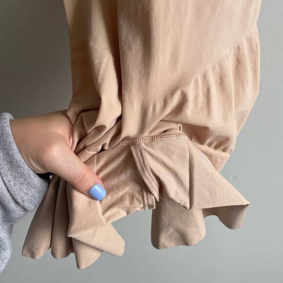 Spanx Spanx Open-Bust Mid-Thigh Bodysuit - Picture 6 of 8